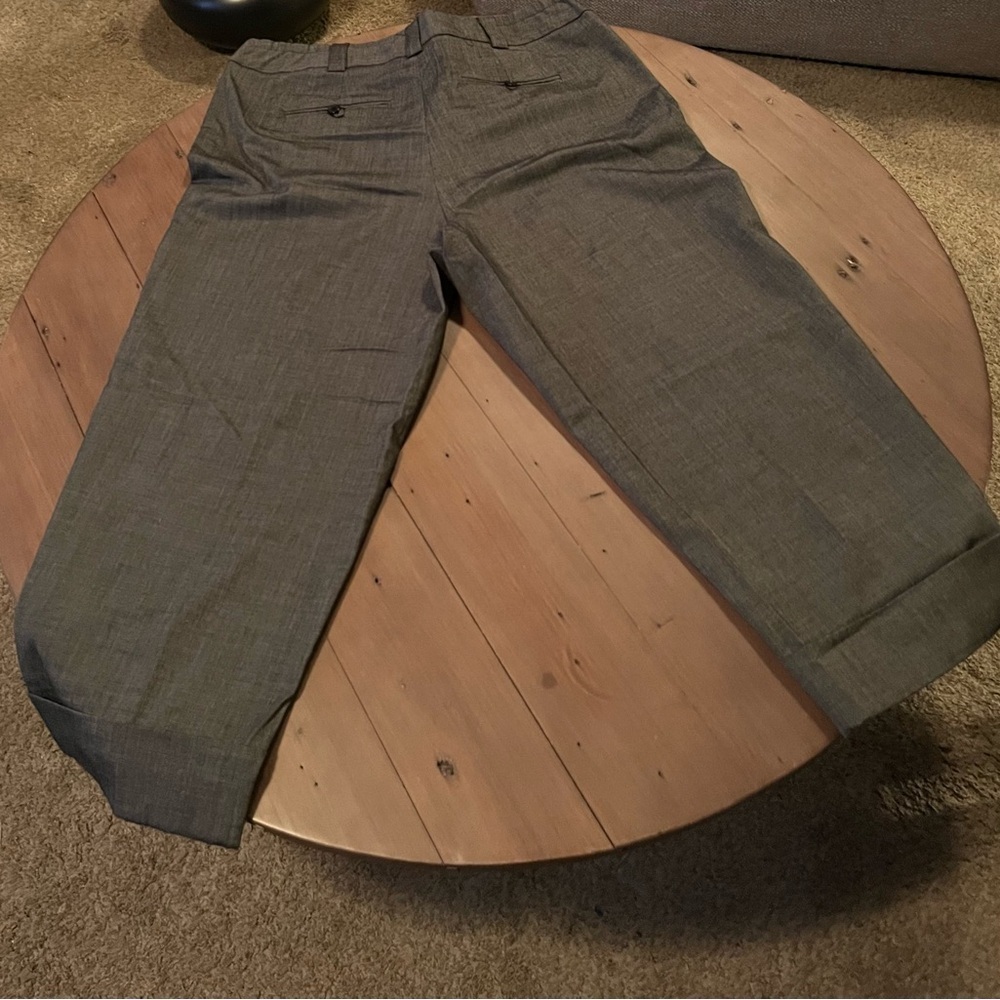 Women’s Gray Dress Pants​​ - Picture 4 of 8